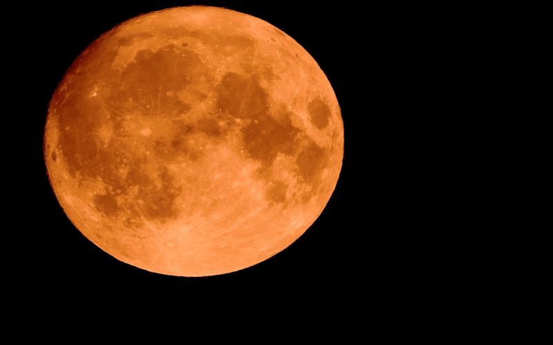 Orange Moon Symbolism & Meaning (9 Meanings) | Meaning Symbolism