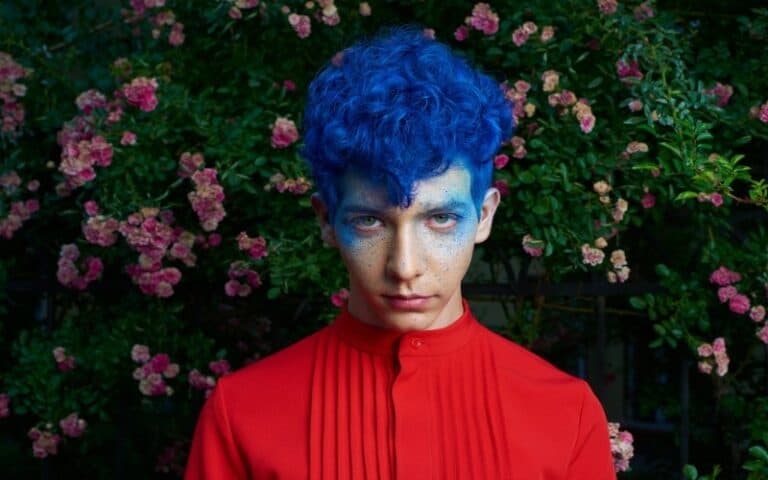 Blue Hair Symbolism: What Does It Mean and Why Is It Popular? - wide 4